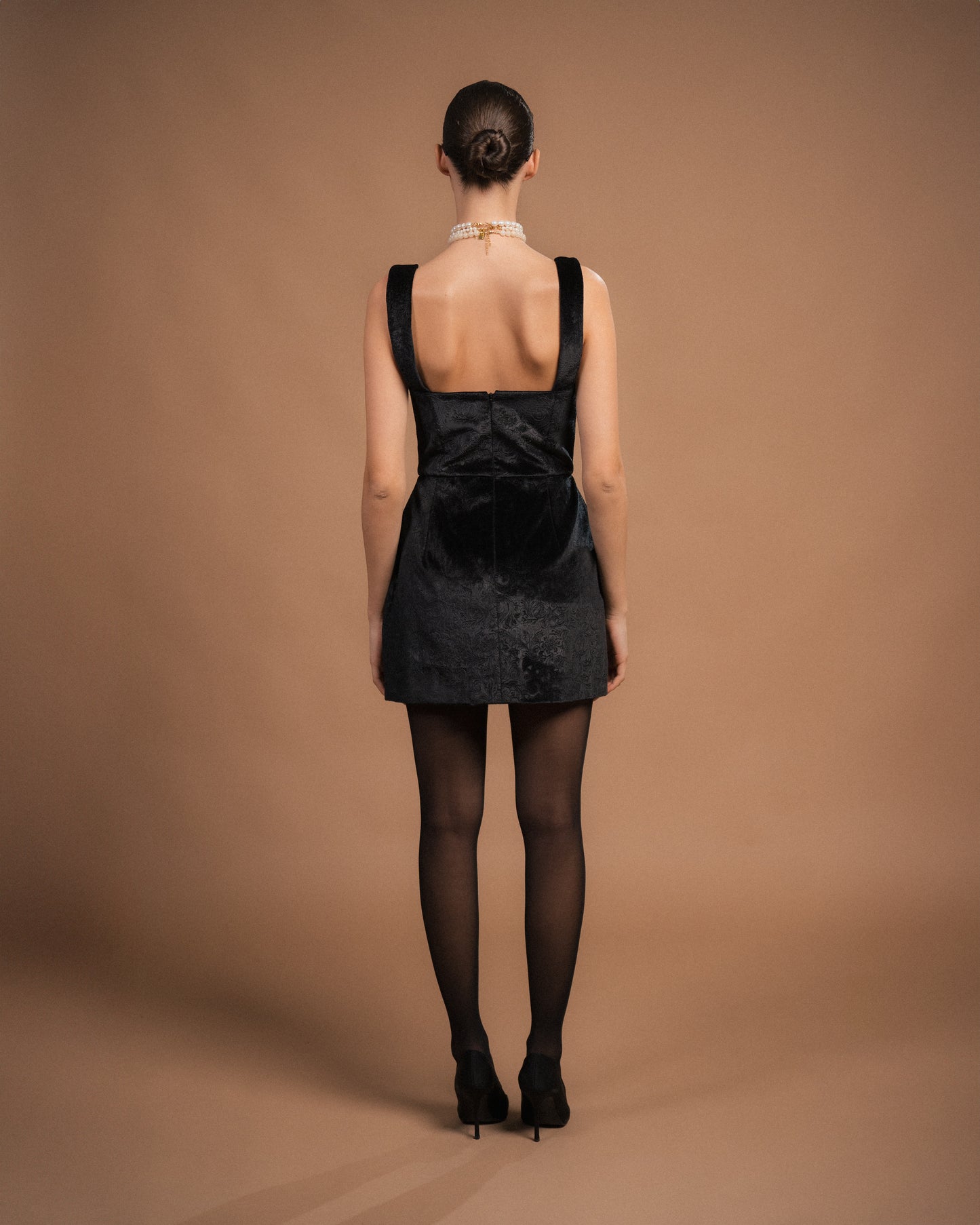 VESTIDO CURTO VELUDO