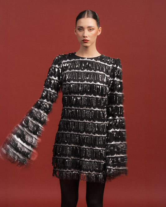 VESTIDO CURTO LANTEJOULAS PRETO E PRATEADO