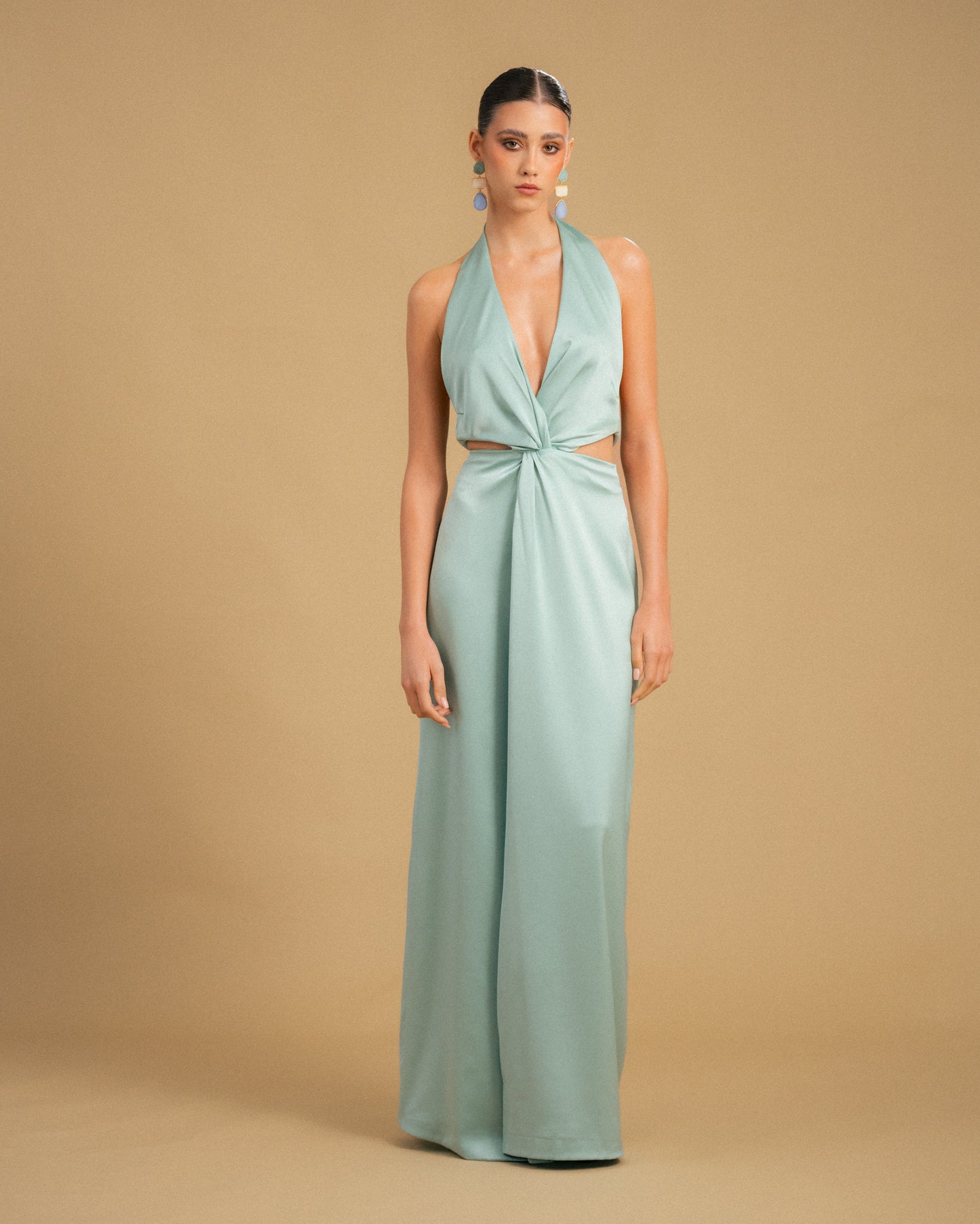 VESTIDO DECOTE EM V ACETINADO