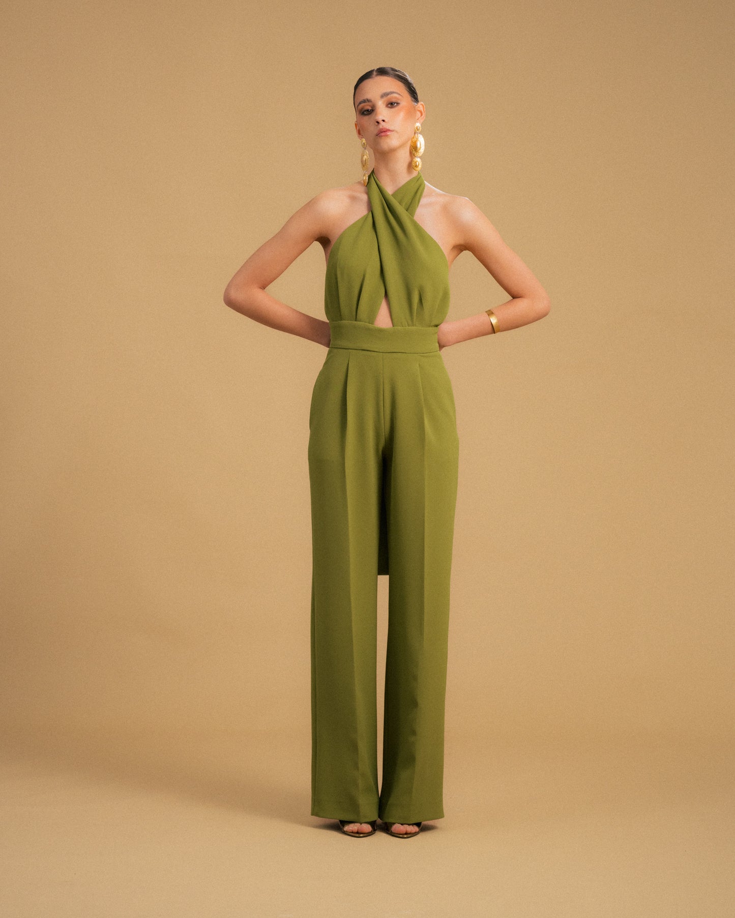 MACACÃO TIRAS CRUZADAS