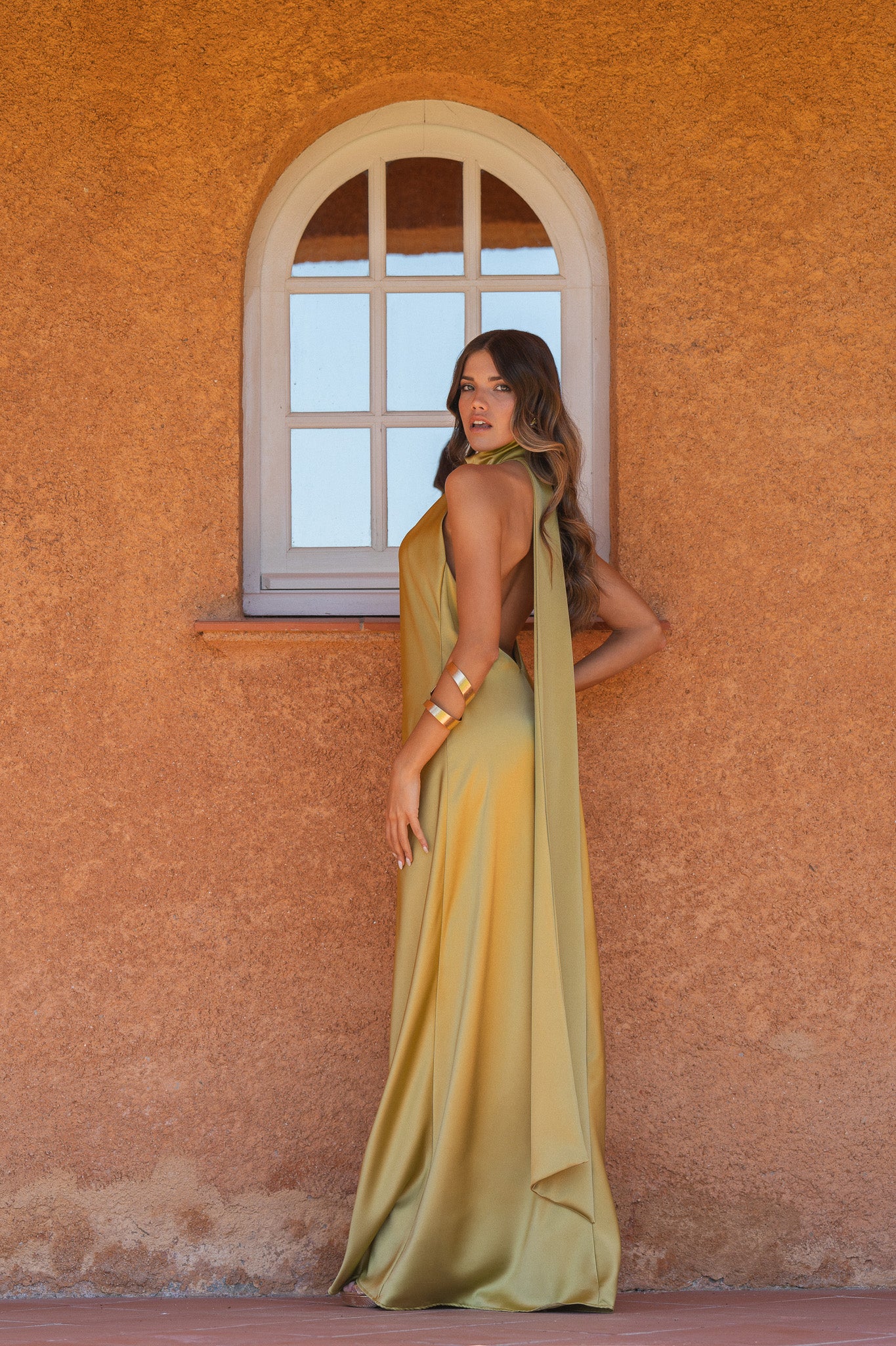 VESTIDO GOLA ACETINADO