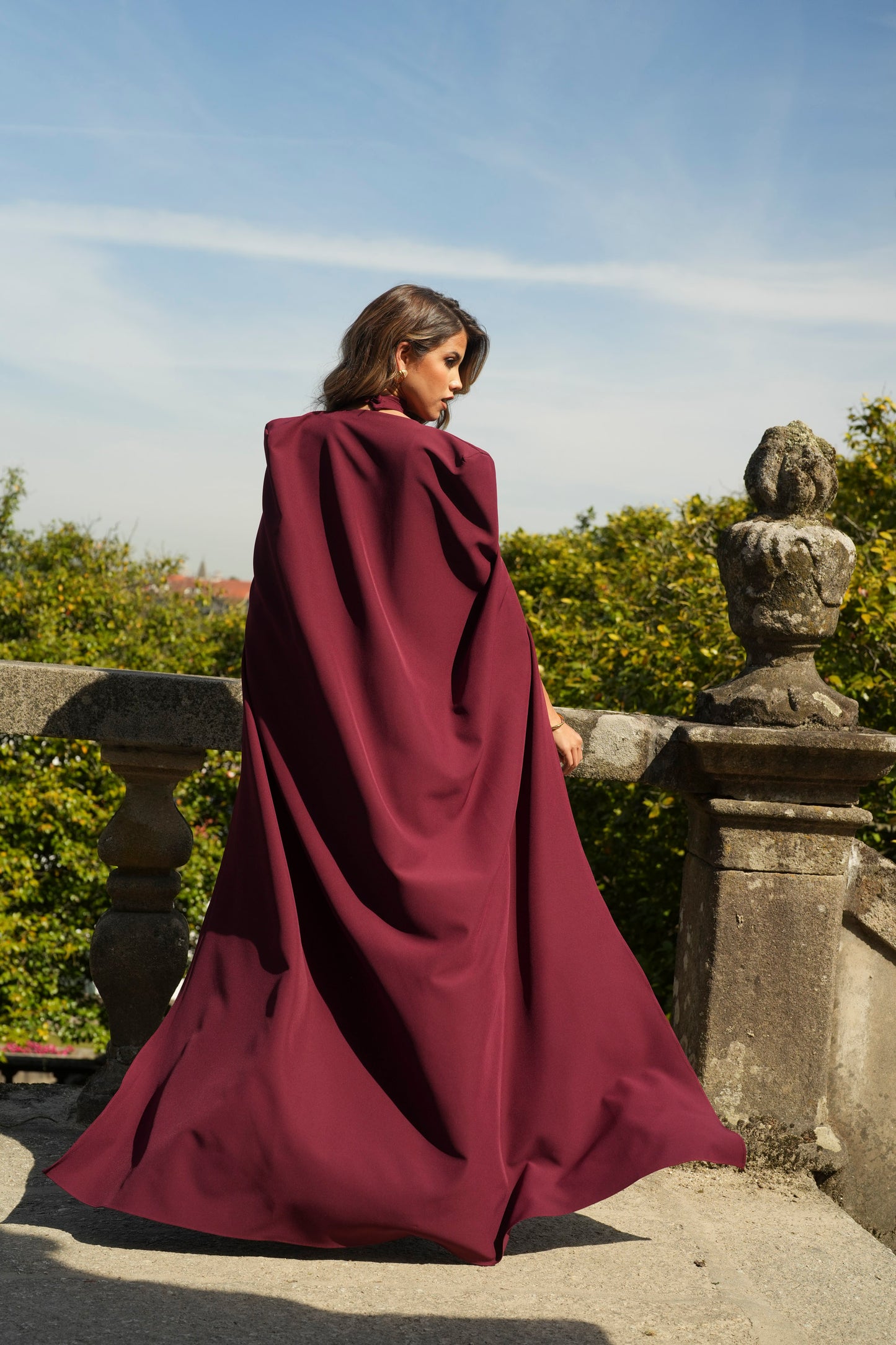 VESTIDO BELÉM COM CAPA