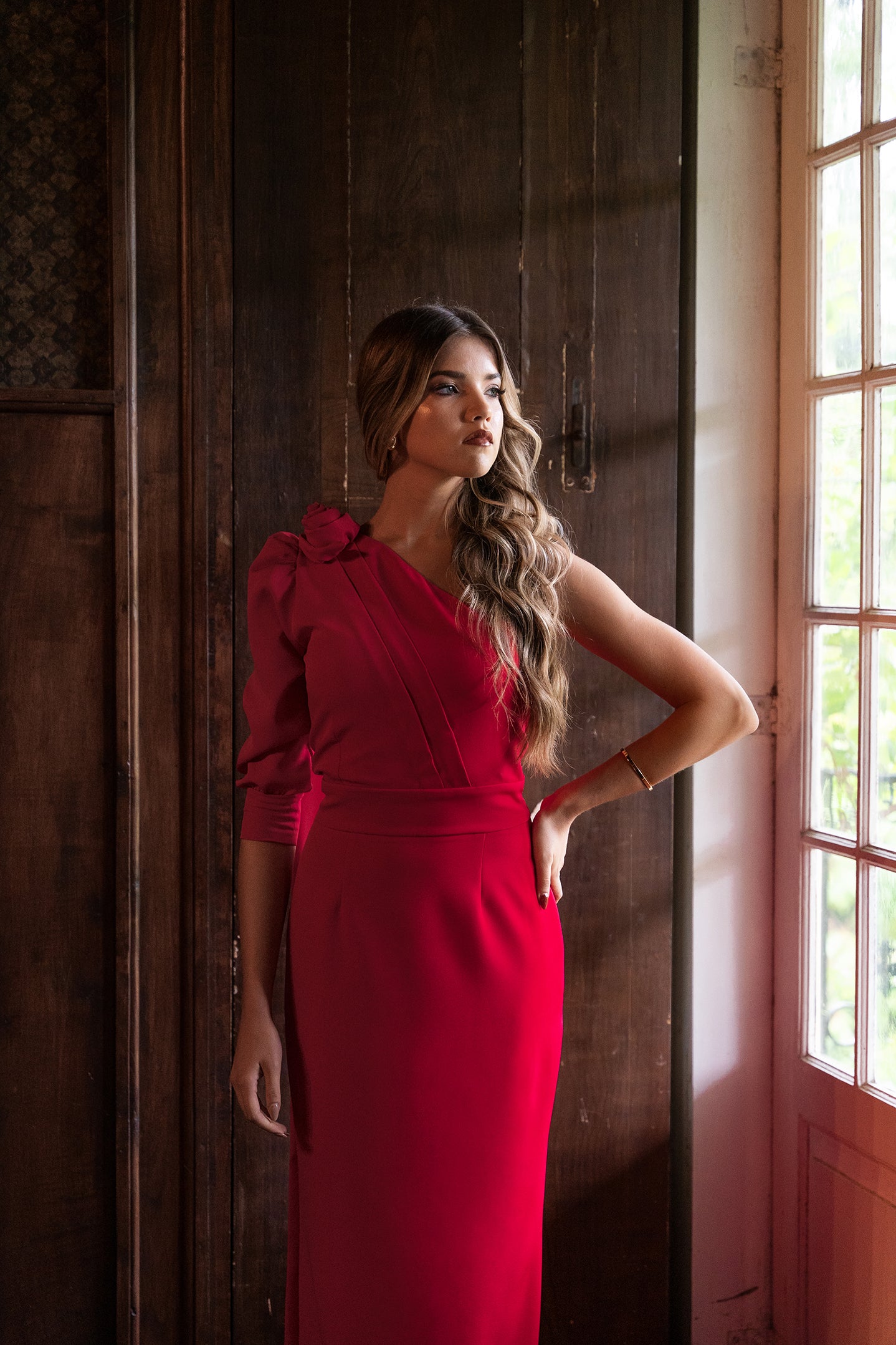 VESTIDO FLOR OMBRO