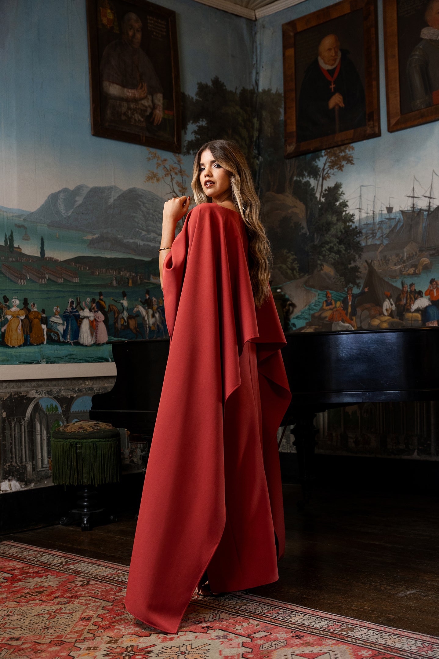 Long sleeves cape