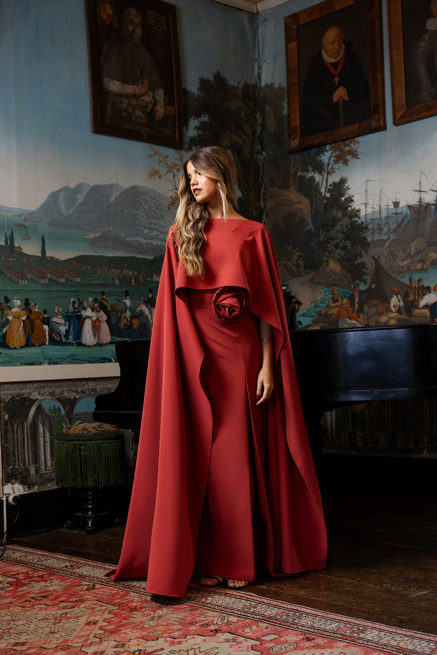 Long sleeves cape