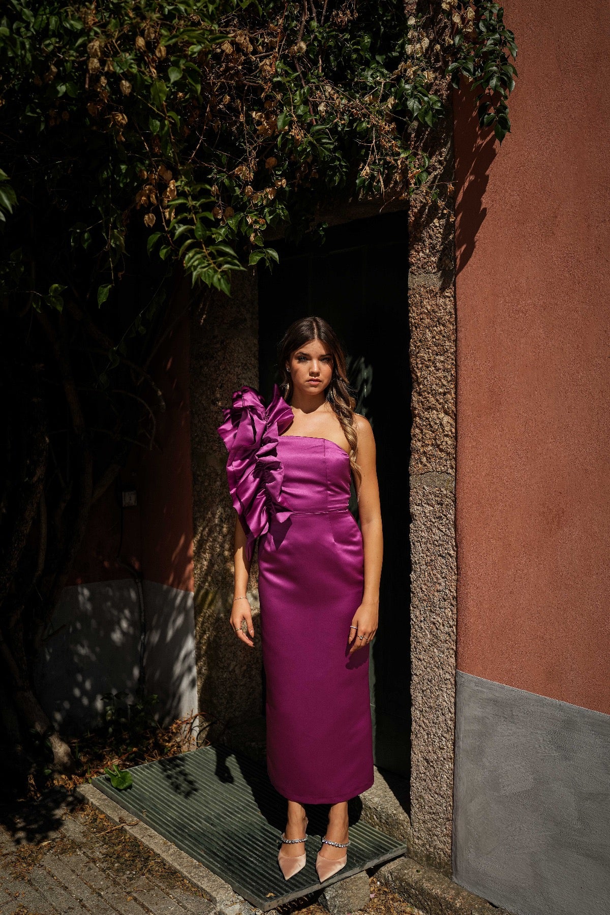 Shoulder ruffle dress
