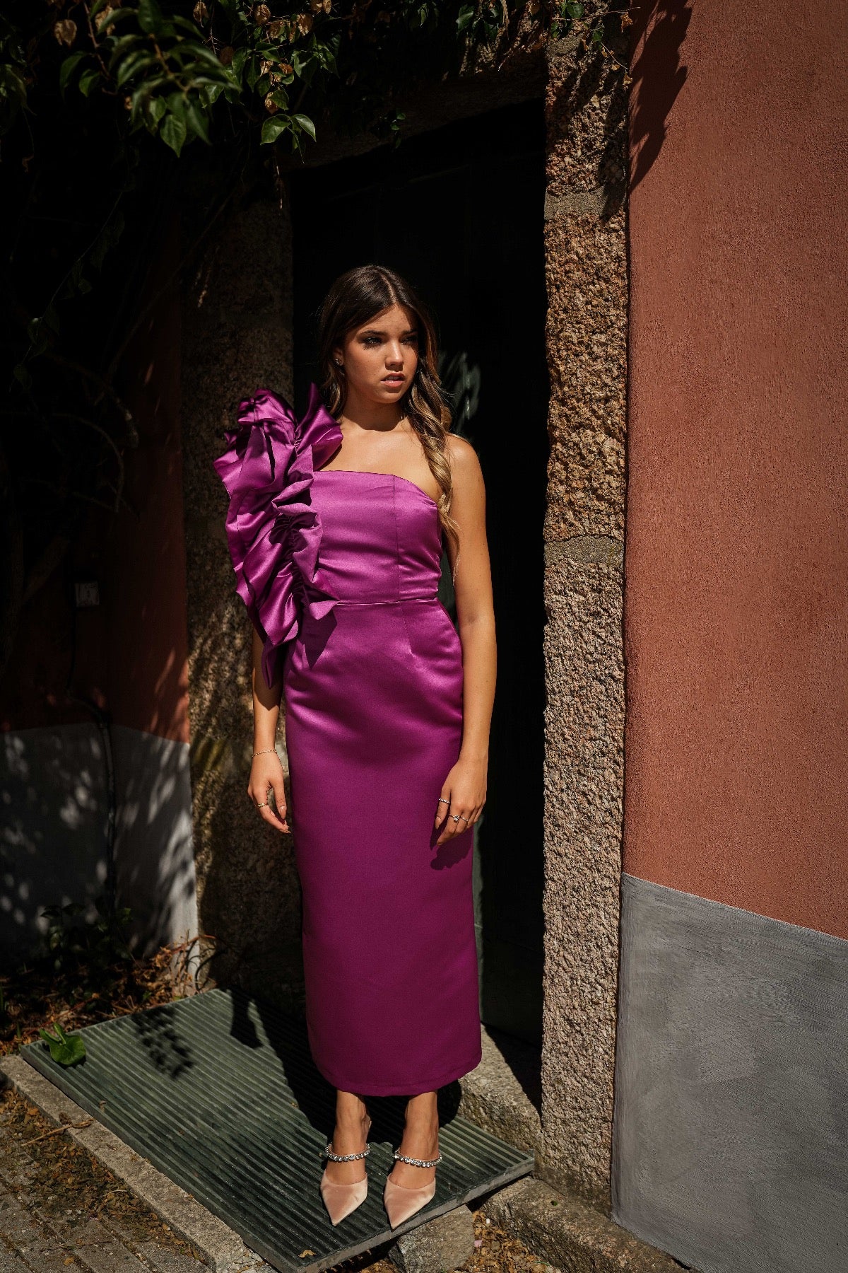 Shoulder ruffle dress