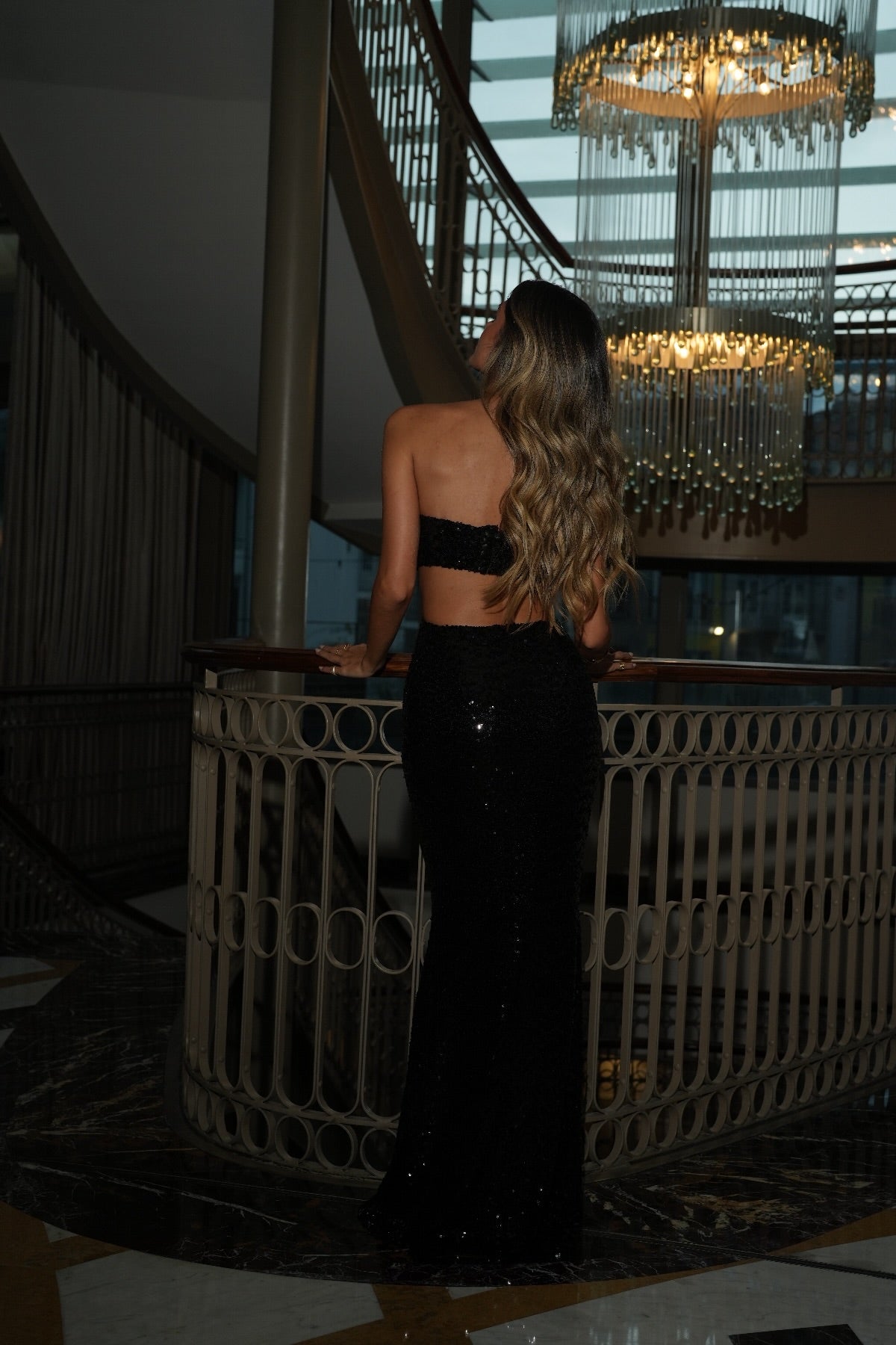 VESTIDO INÊS LANTEJOULAS