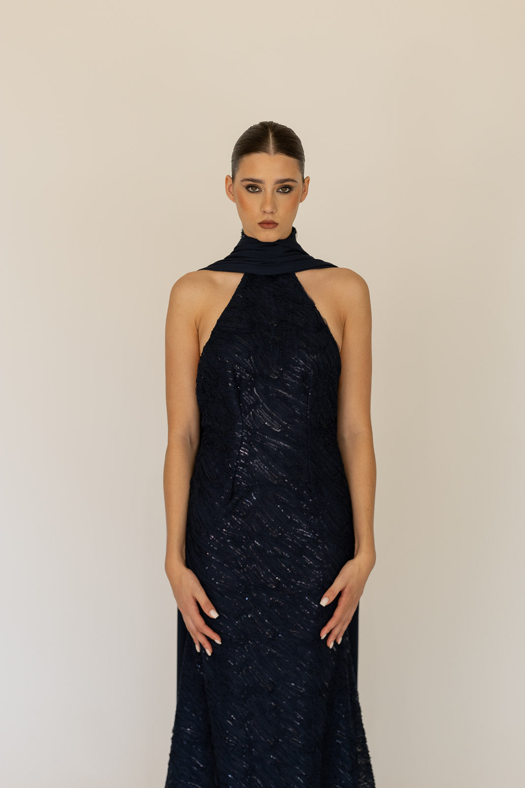 VESTIDO BORDADO AZUL MARINHO