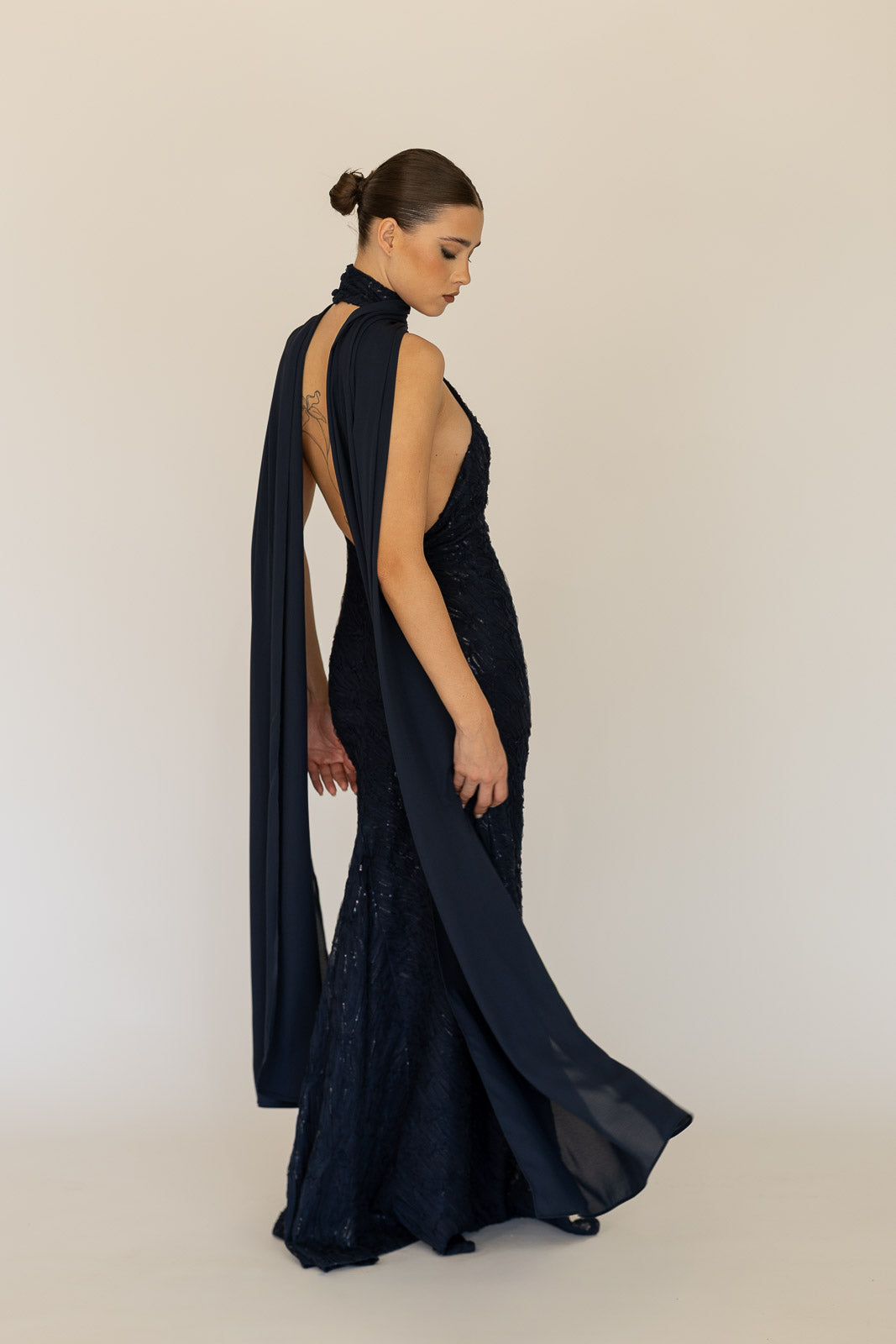 VESTIDO BORDADO AZUL MARINHO