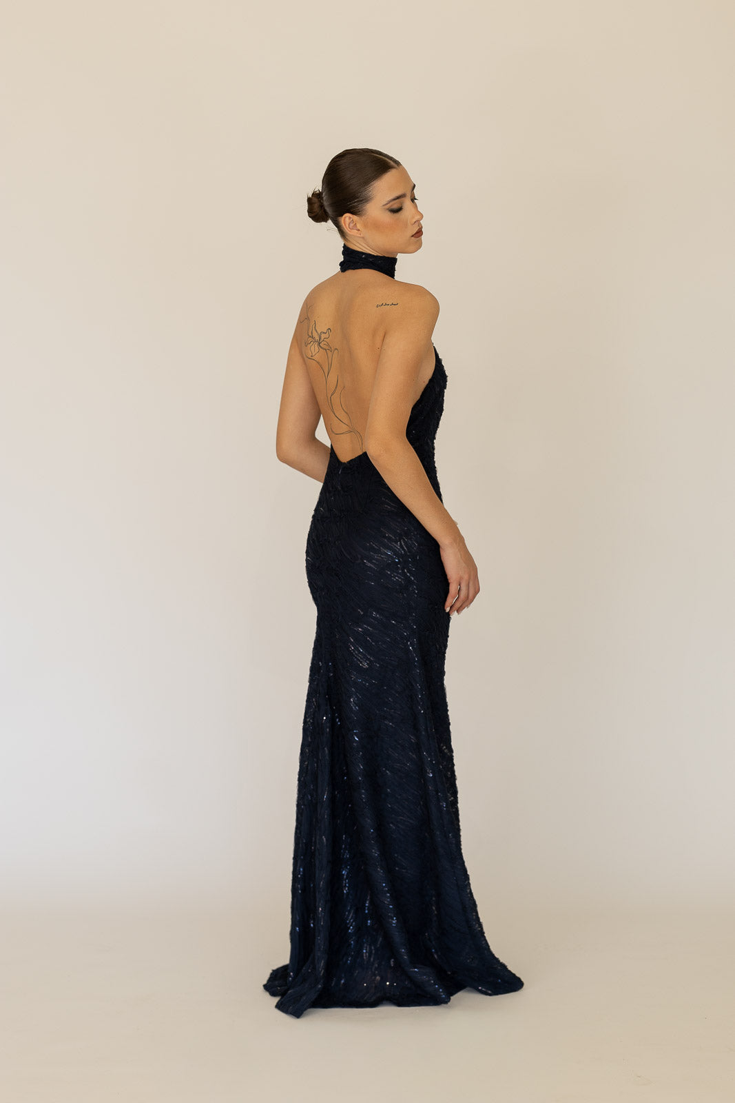 VESTIDO BORDADO AZUL MARINHO
