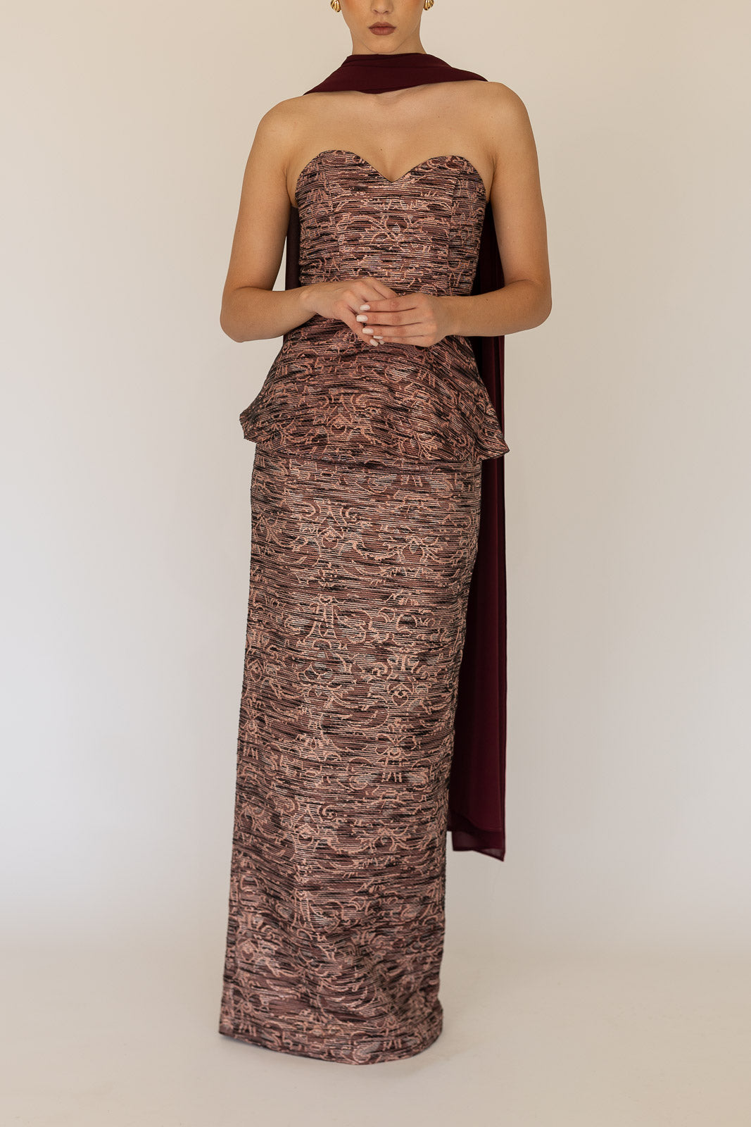 CONJUNTO SAIA E TOP JACQUARD COM ECHARPE