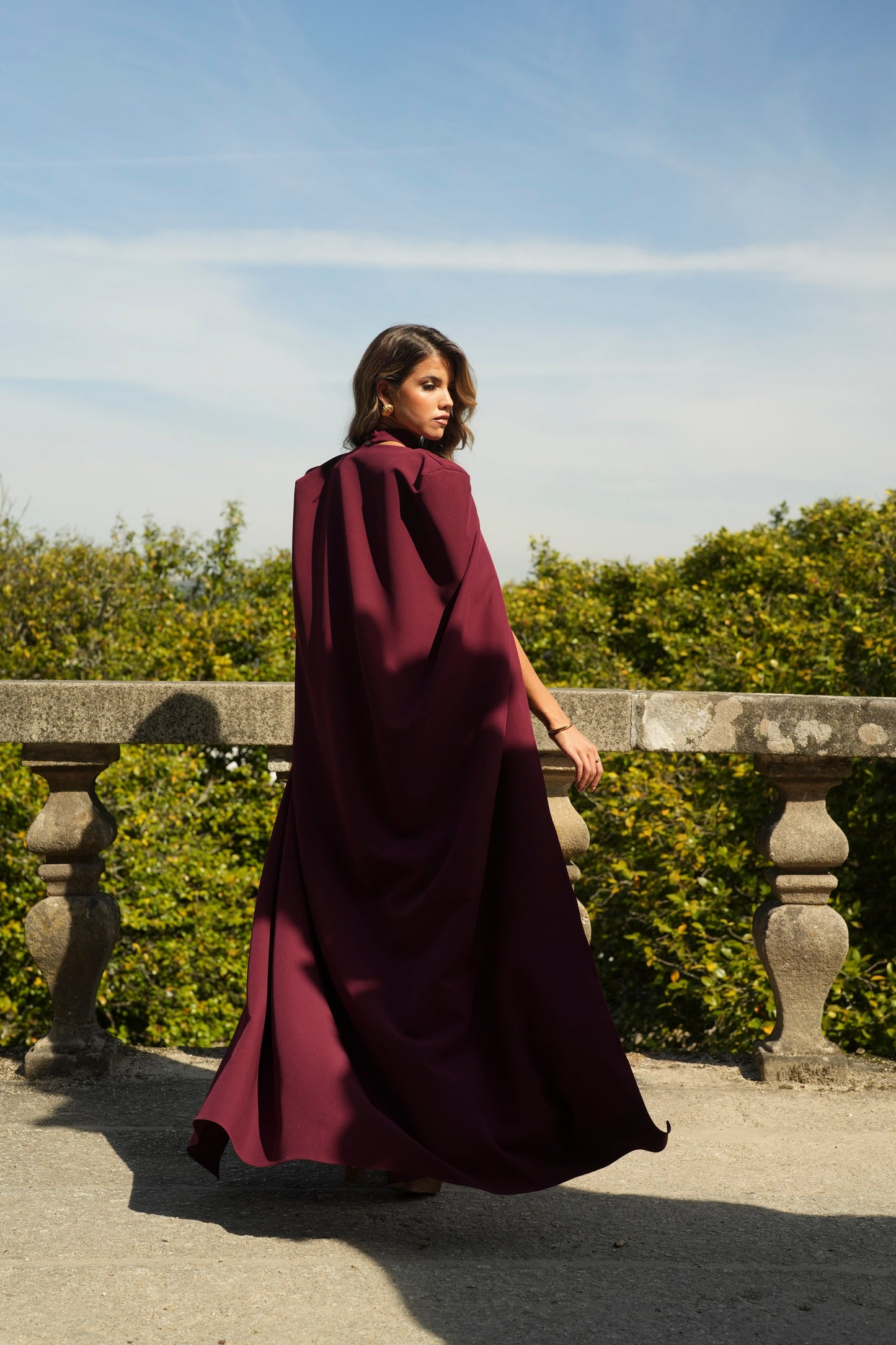 VESTIDO BELÉM COM CAPA