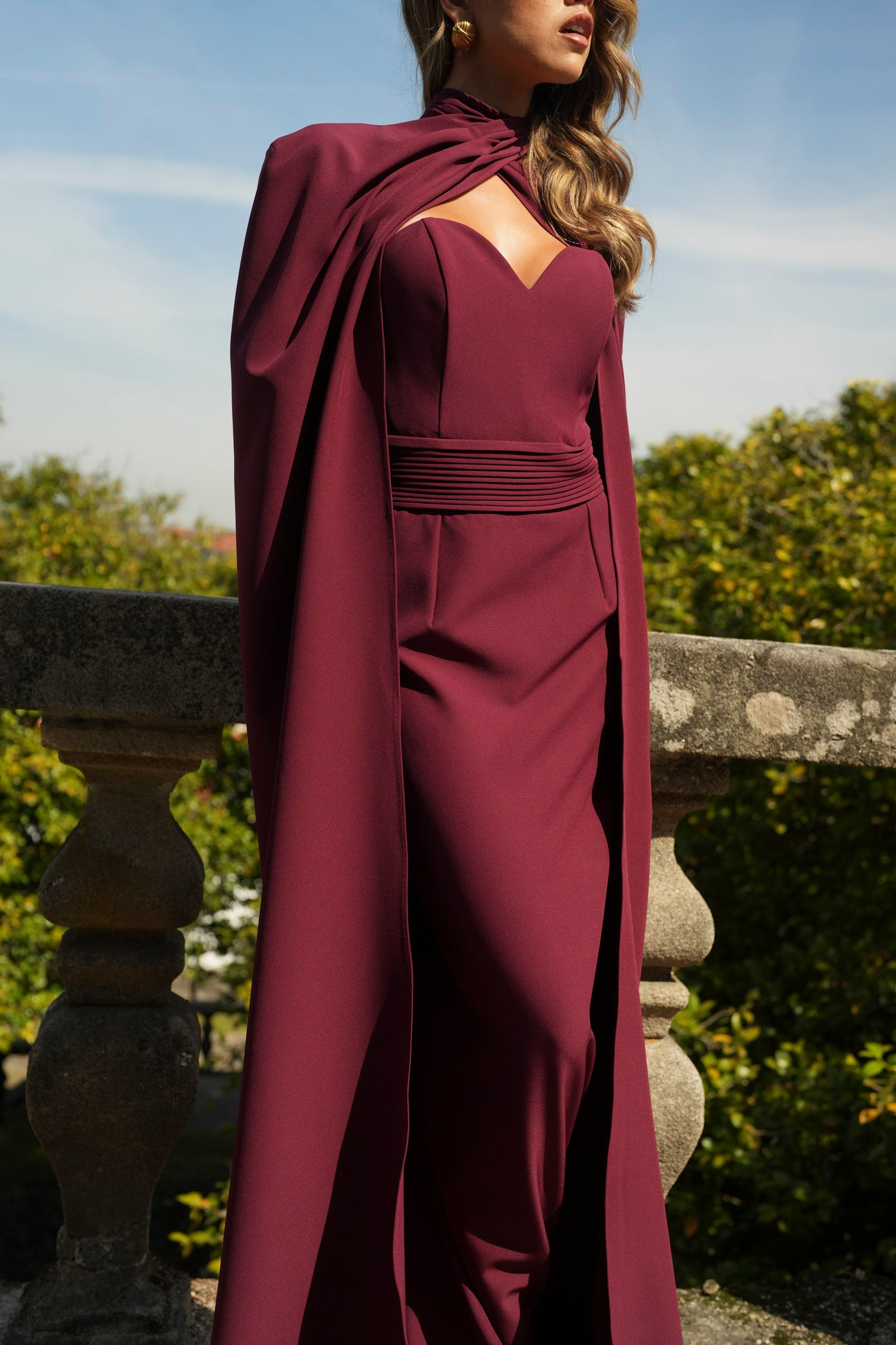 VESTIDO BELÉM COM CAPA
